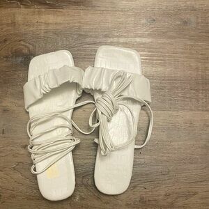 WHITE Lace up open toe flat sandals, criss cross straps, leather